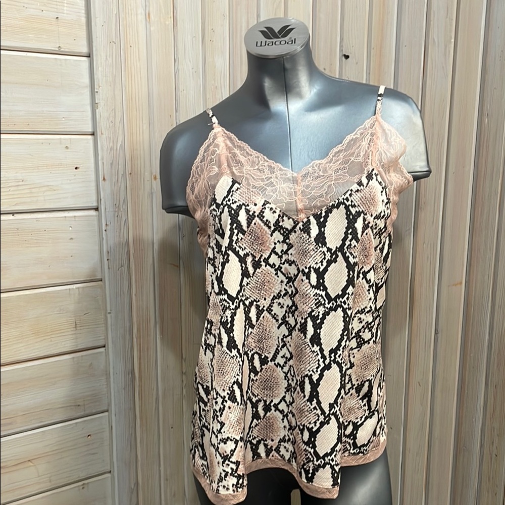Black and White Lace Fitted Sleeveless Camisole